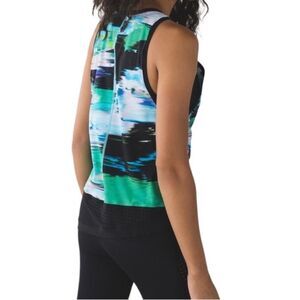 Lululemon Vent It Tank Pigment Wind Dragonfly Multi / Black size 10 UPF 50+